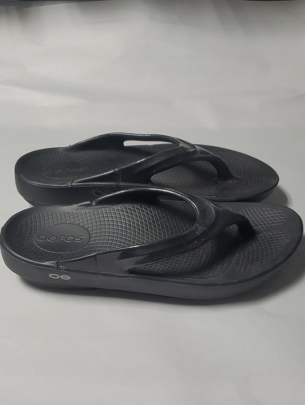 OOFOS OOlala Womens Black Thong Flip Flop Sandal Size 8 Recovery Performance